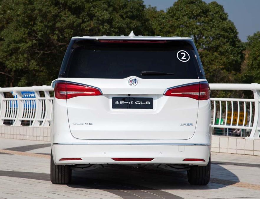 Buick GL8 rear view