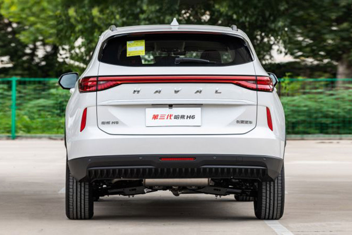 Haval H6 rear view