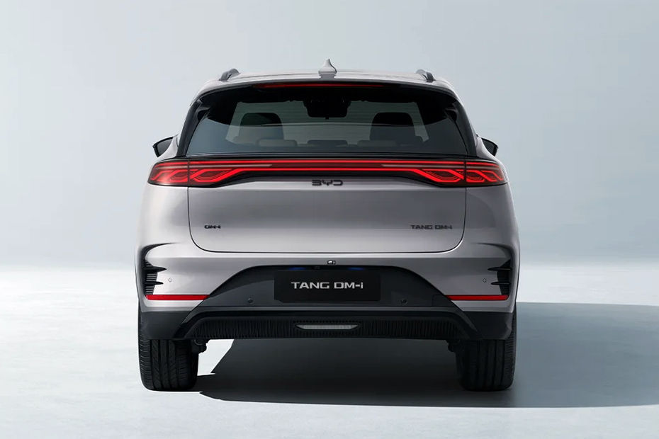 BYD Tang DM-i rear view