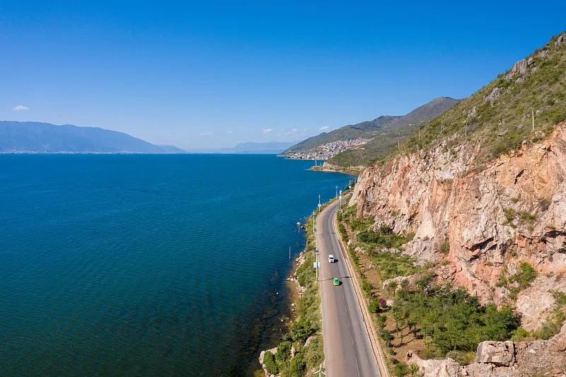 Rent a Car in China: Dali Erhai Lakeside Loop Guide